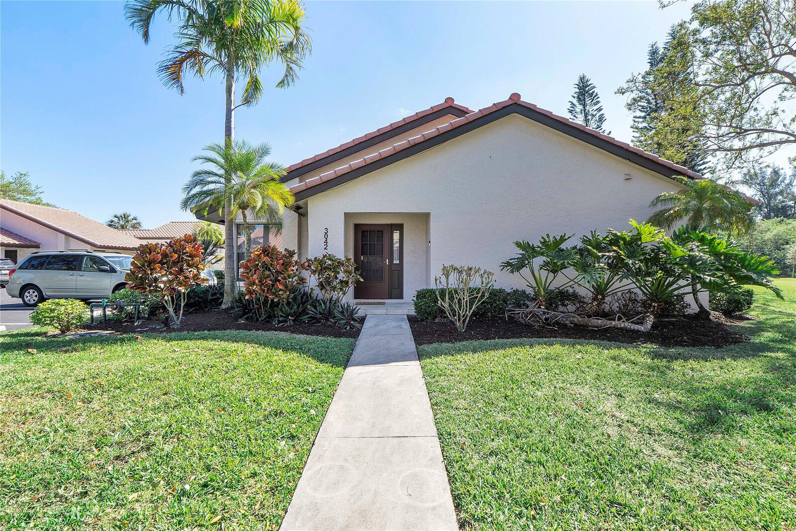 Property Photo: 3042 Deer Creek Lake Shore Drive 3042 FL 33442