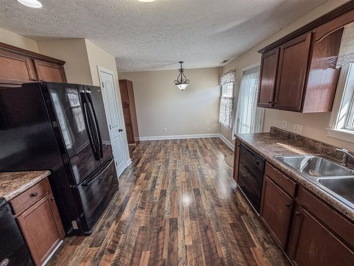 Property Photo:  372 Hilton Way  KY 42101 
