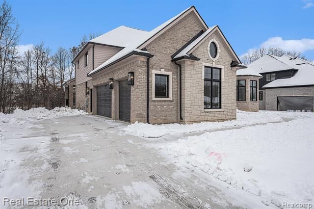 Property Photo:  2423 Buckthorn Drive  MI 48316 