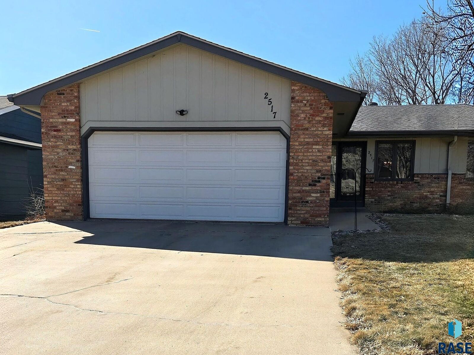 Property Photo:  2517 S Cook Rd  SD 57105 