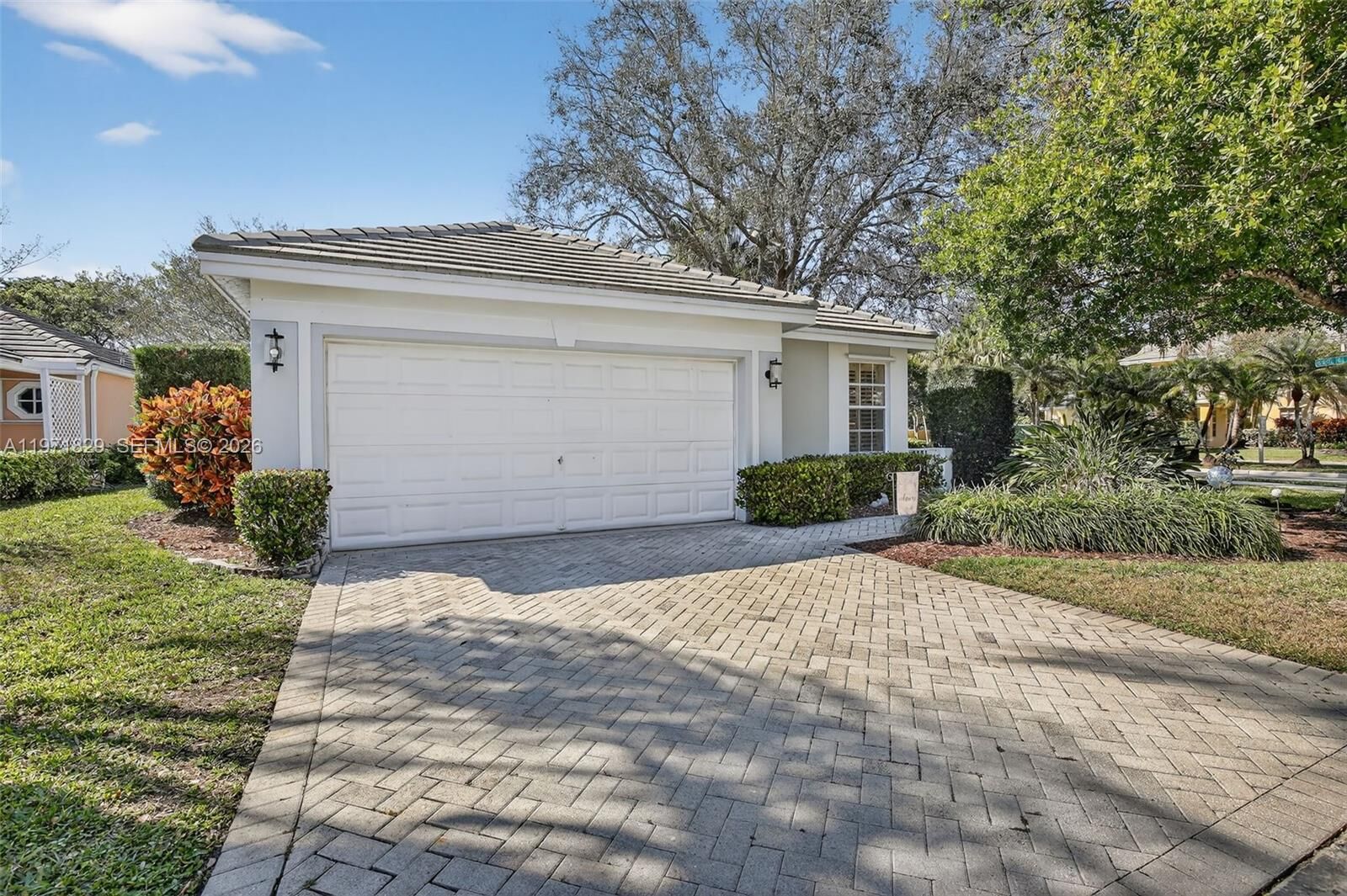 Property Photo:  2897 Quail Run Ln  FL 33328 