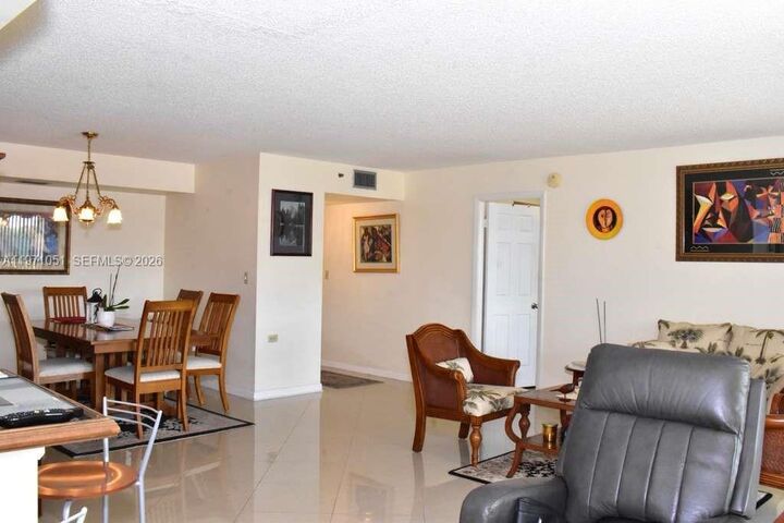 Property Photo:  1300 Saint Charles Pl 617  FL 33026 
