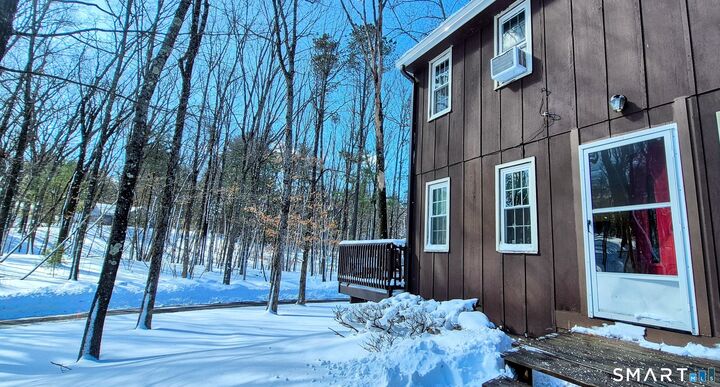 Property Photo: 239 Old Farms Road Apt 15C CT 06001