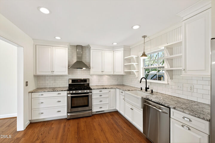 Property Photo: 1001 Pebblebrook Drive NC 27609