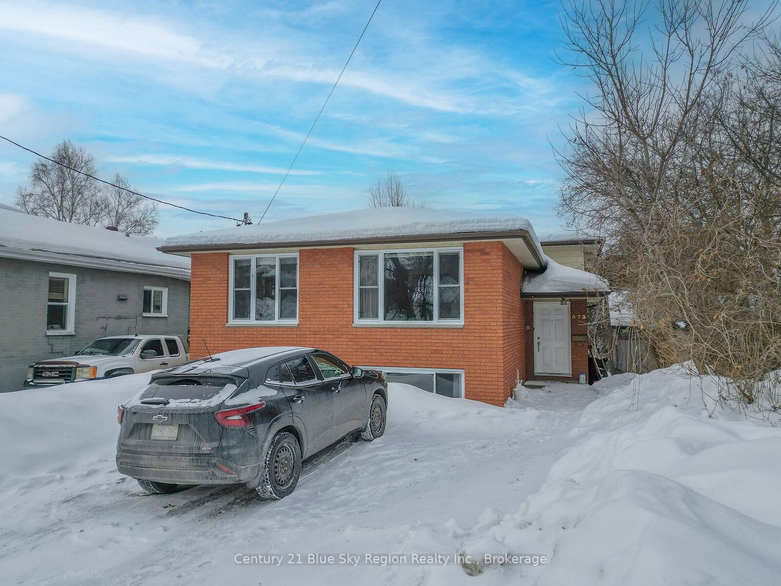 Property Photo:  573 McLeod Street  ON P1B 5S9 