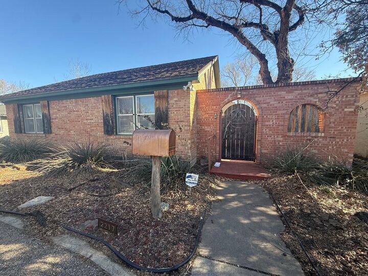 Property Photo:  2217 Peach Tree Street  TX 79109-1922 