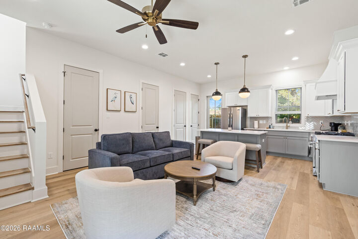 Property Photo:  105 Oaks Archway  LA 70508 