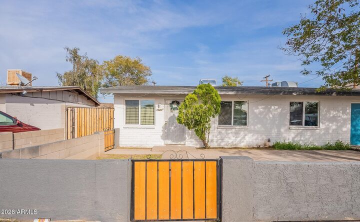 Property Photo:  1021 N Harold Street  AZ 85288 