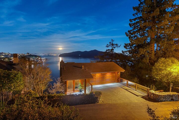 Property Photo:  266 Bayview Avenue  CA 94920 