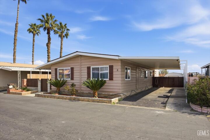 Property Photo:  3535 Stine Road 4  CA 93309 