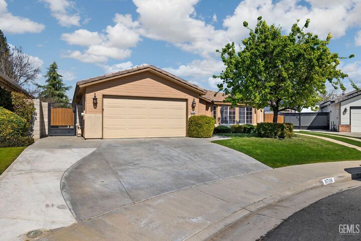 Property Photo: 9708 Rain Check Drive CA 93312