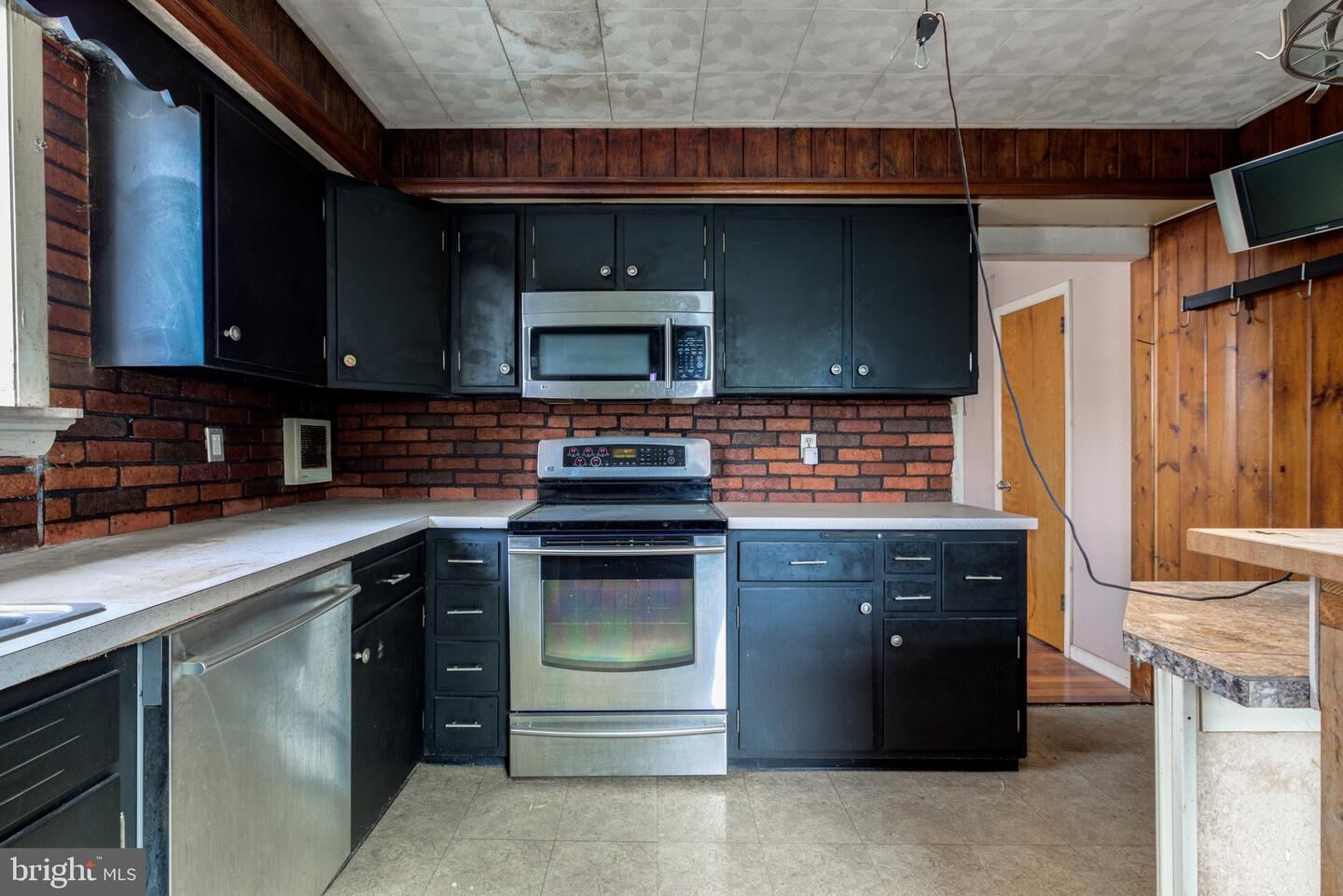 Property Photo: 106 2nd Avenue PA 19008