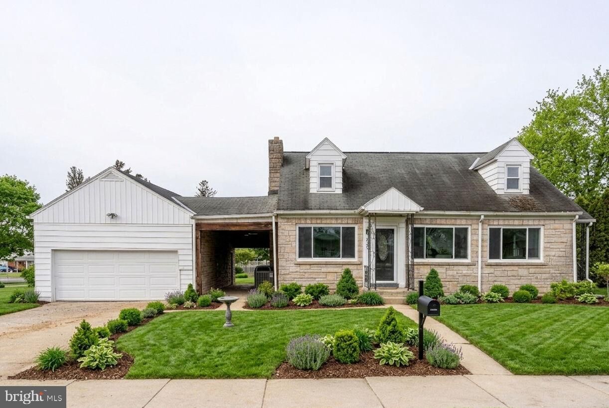 Property Photo:  625 N Lincoln Street  PA 17078 