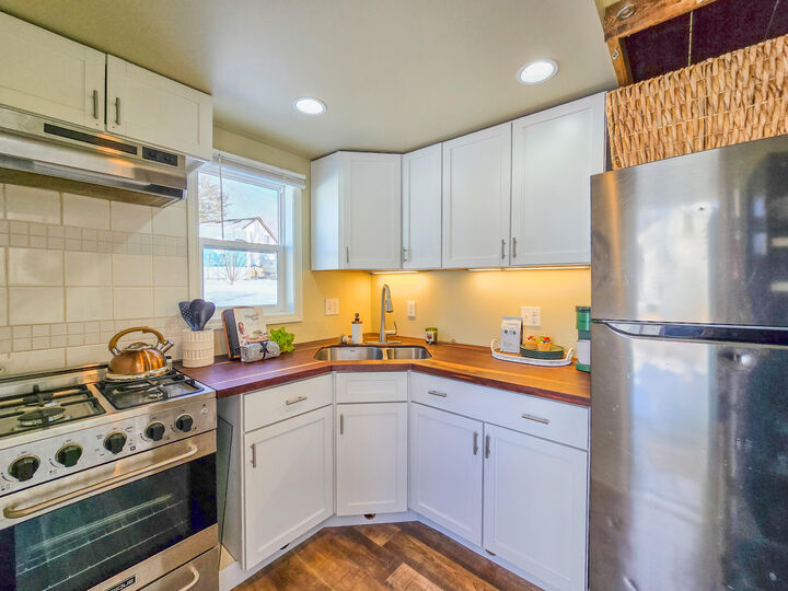 Property Photo:  1501 Summit Avenue  IA 50010 