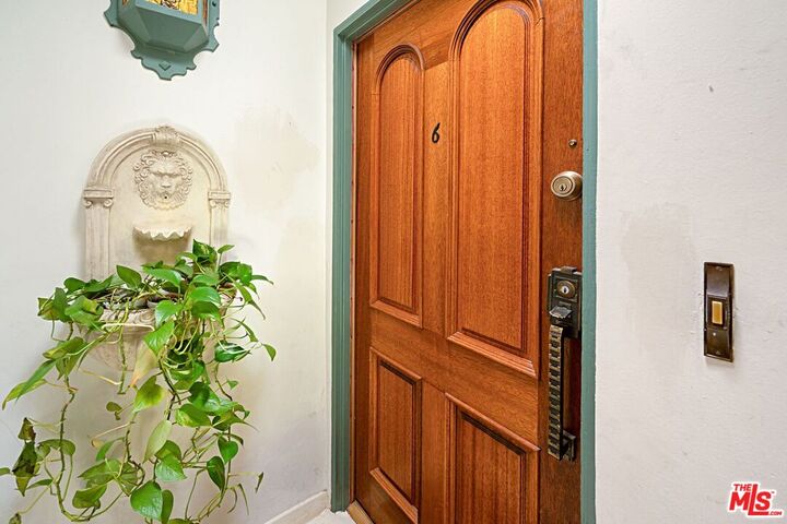 Property Photo:  852 15th St  CA 90403 