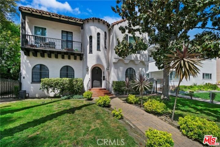 Property Photo:  221 S Tower Dr  CA 90211 