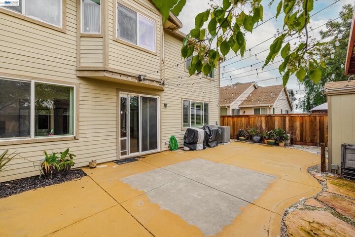 Property Photo:  2541 Rowe Dr  CA 94533 