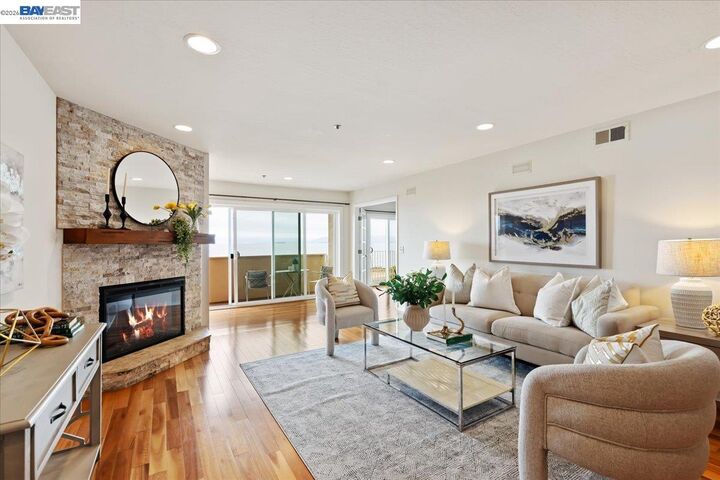 Property Photo:  933 Shoreline Dr 203  CA 94501 