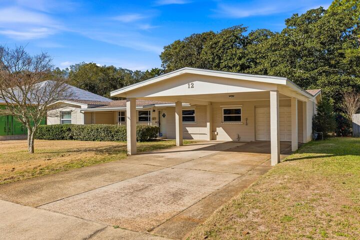 Property Photo: 12 SE Waynel Circle FL 32548