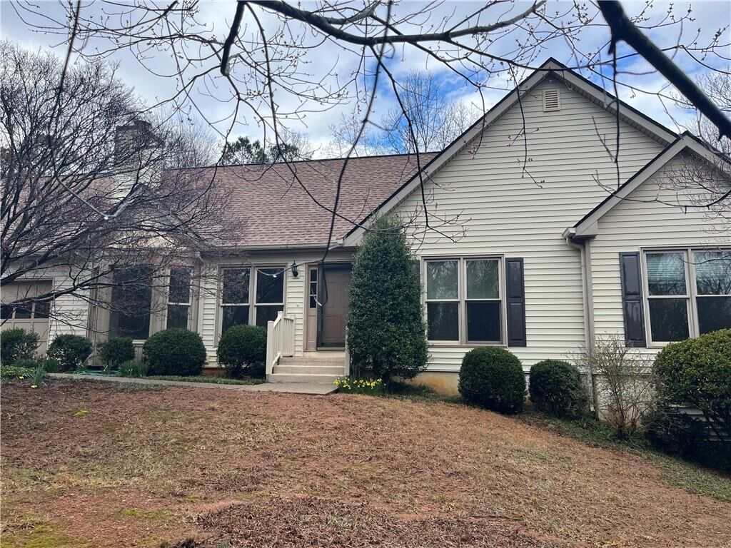 Property Photo: 2630 Cambridge Hills Road GA 30041