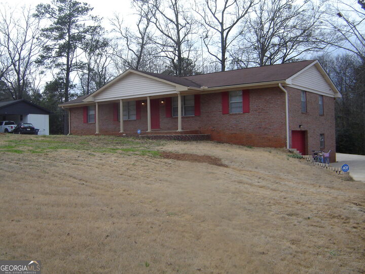 Property Photo:  2809 16th Avenue  AL 36854 
