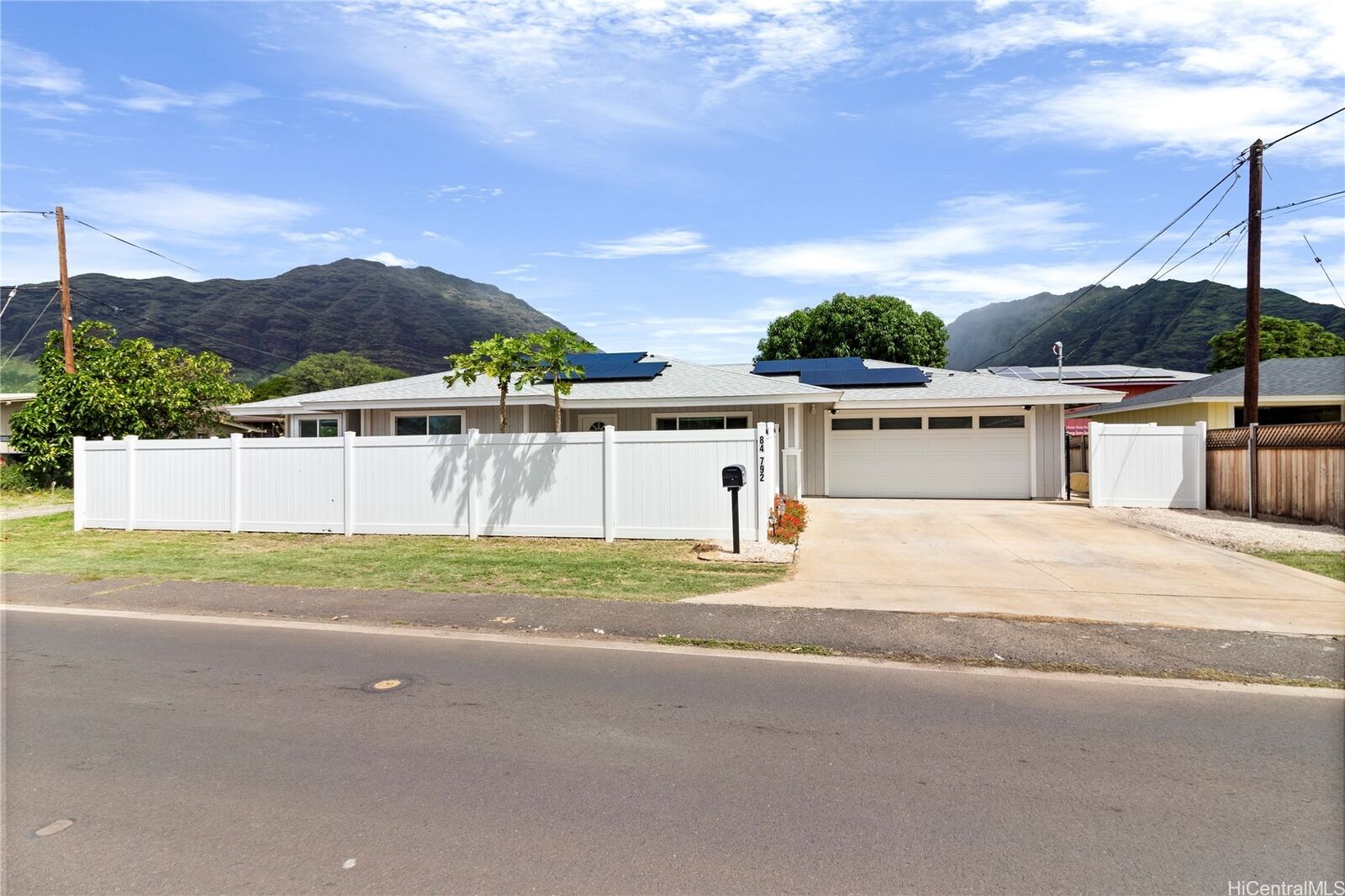 Property Photo: 84-792 Lahaina Street HI 96792