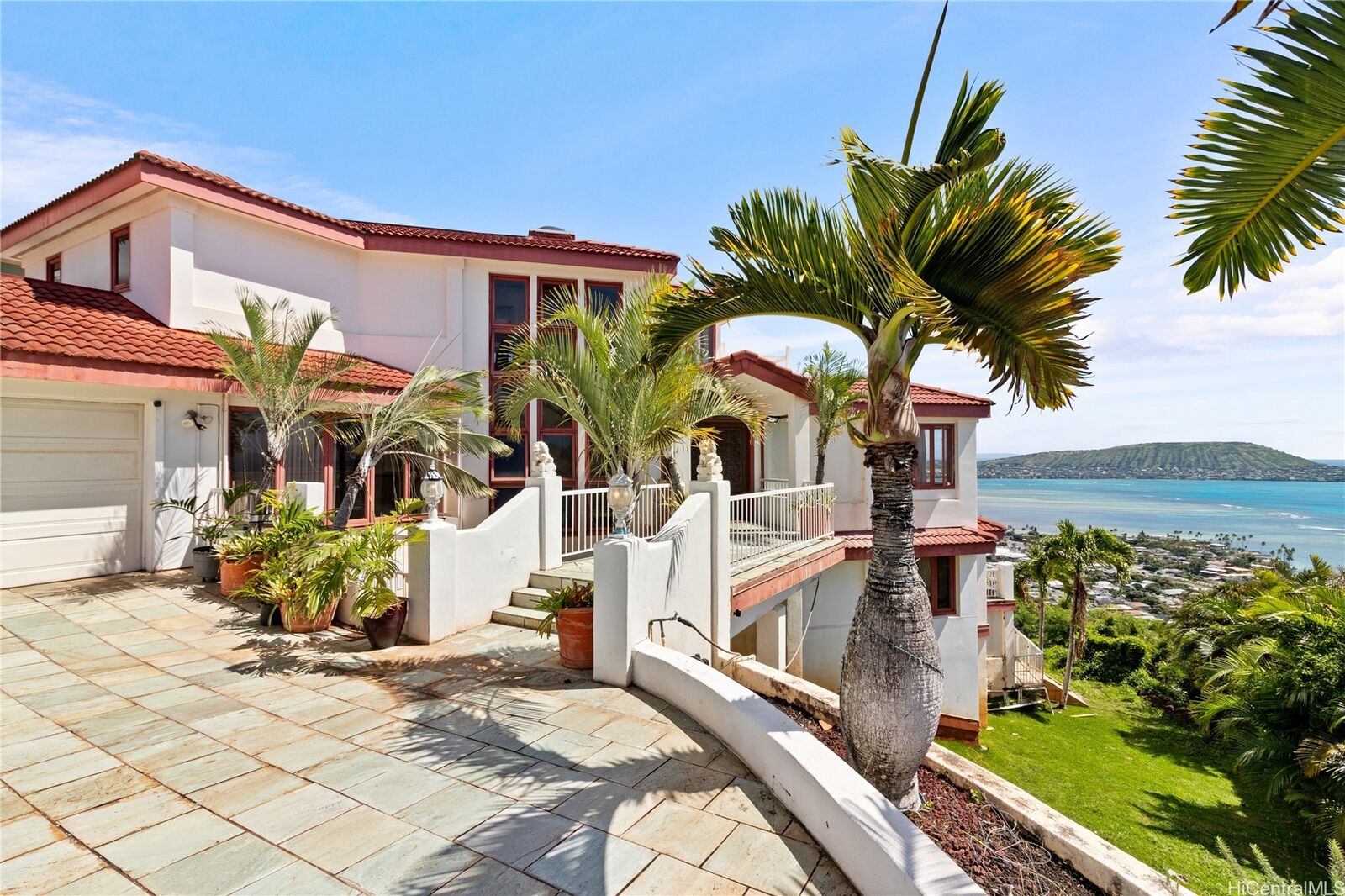 Property Photo: 483 Maono Loop HI 96821