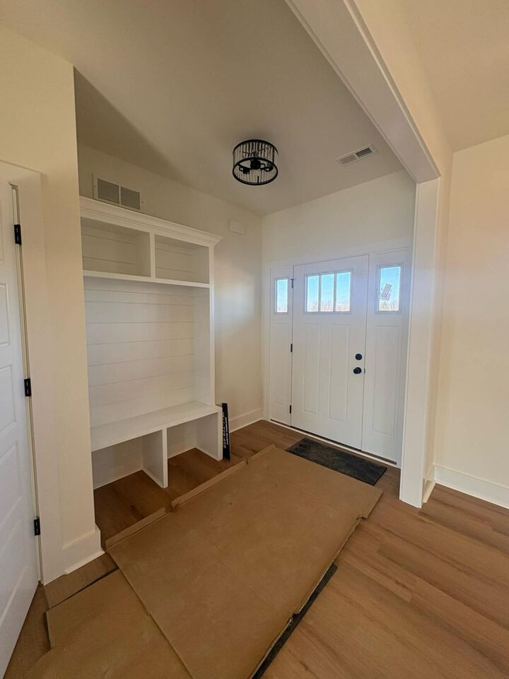 Property Photo:  627 Comanche Drive  KY 40475 