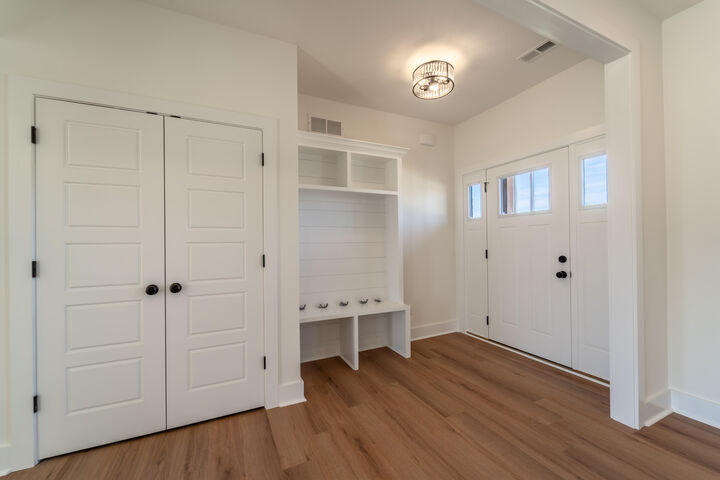 Property Photo:  627 Comanche Drive  KY 40475 