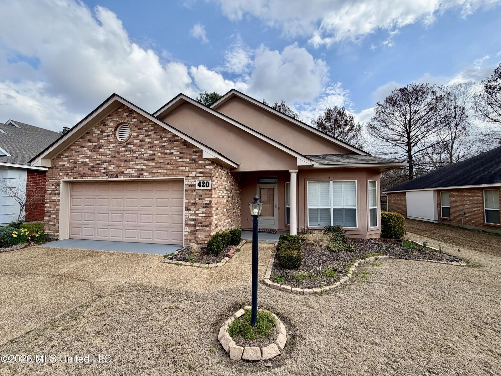 Property Photo:  420 N Twin Lakes  MS 39056 