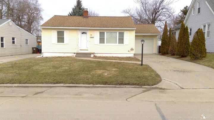 Property Photo:  15453 Parkwood Drive  MI 48161 