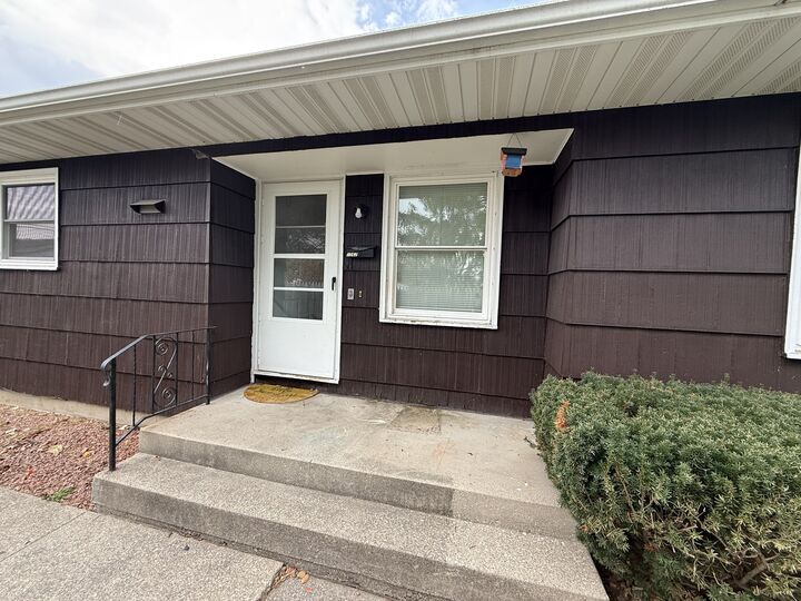 Property Photo:  1060 W Hickory Street 1064  IL 60901 