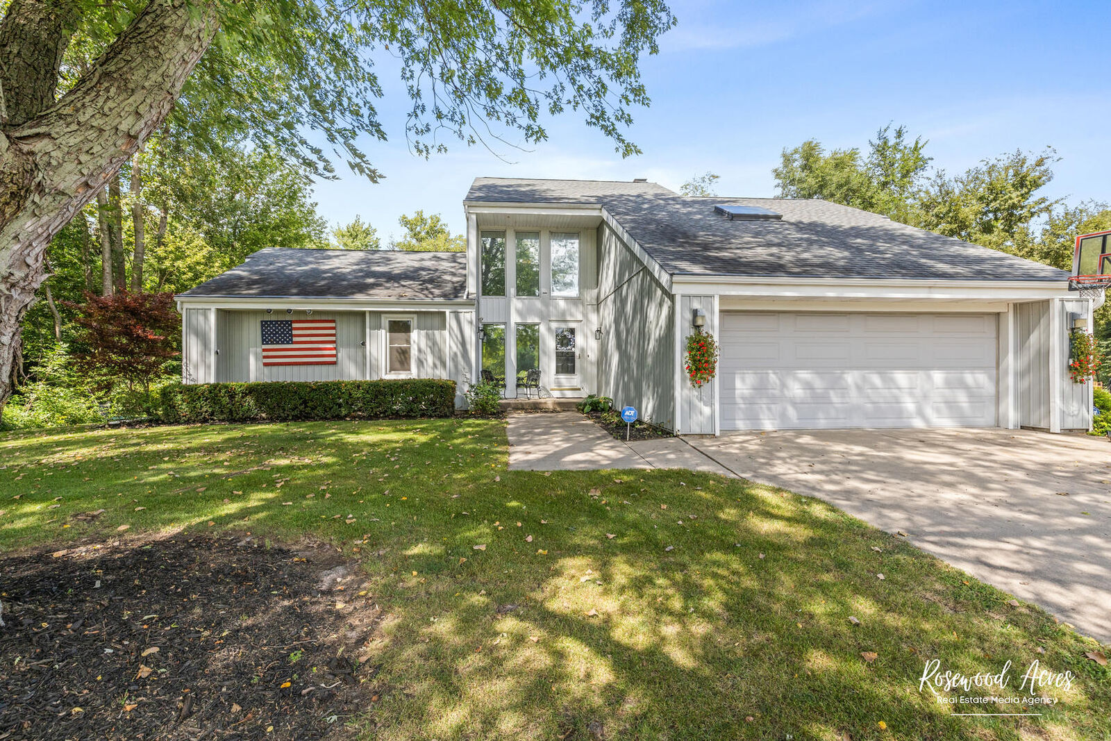 Property Photo:  23 Birchwood Lane  IL 60964 