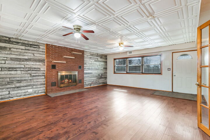 Property Photo:  4539 Clyde Avenue  IL 60534 