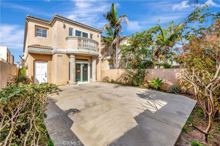 Property Photo:  2013 California Street  CA 92648 