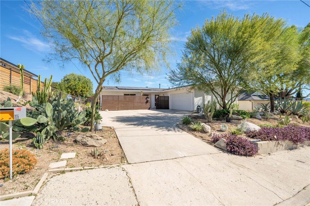 Property Photo: 7026 Middlesbury Ridge CA 91307