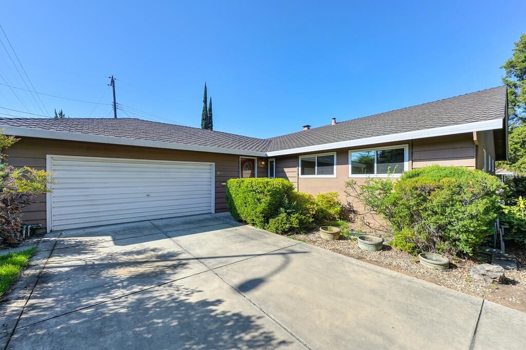 Property Photo:  1056 Entrada Road  CA 95864 