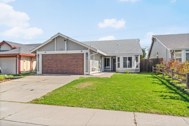 Property Photo: 10 Smokey Leaf Court CA 95838