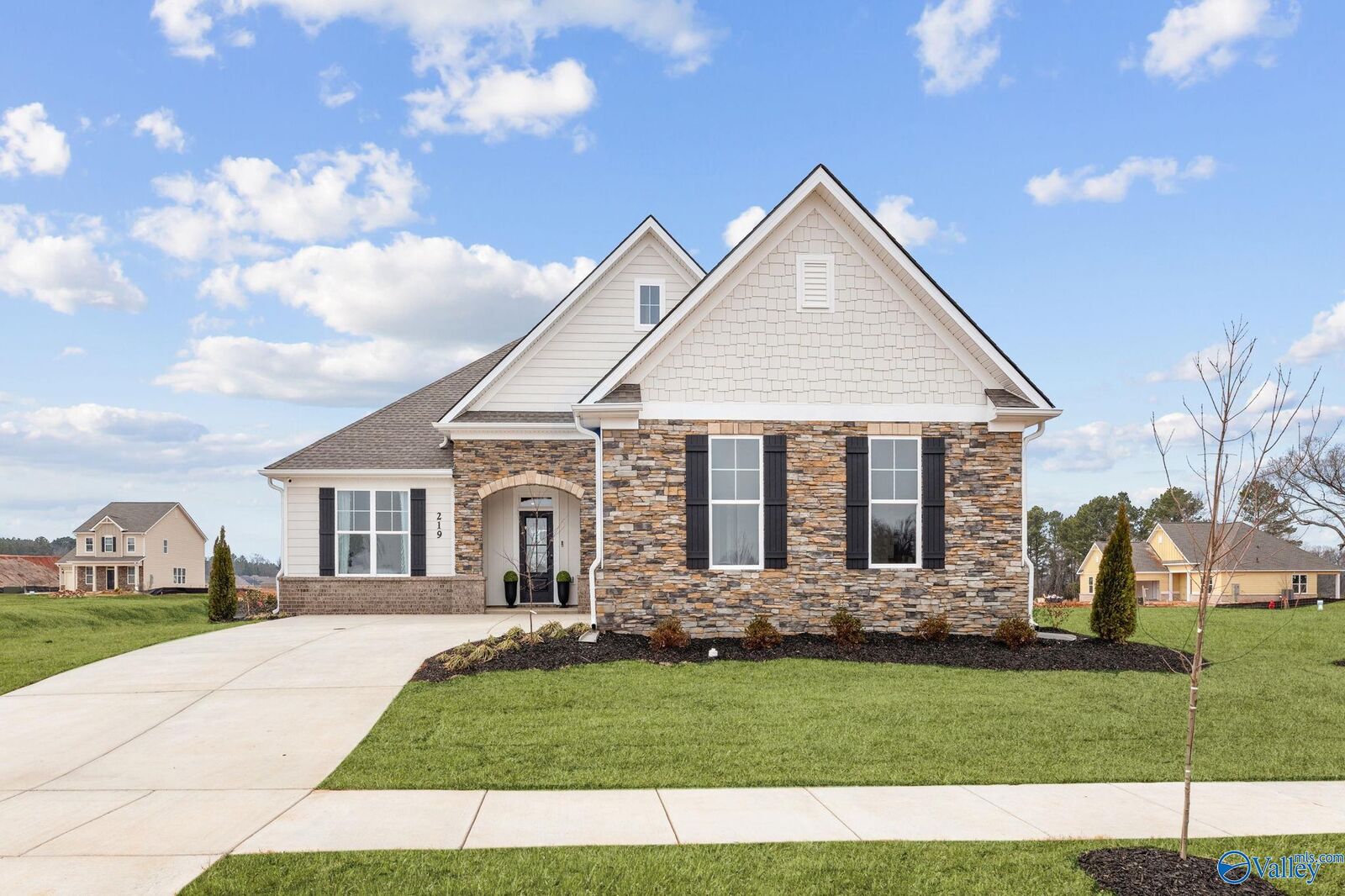 Property Photo: 219 Brennan Road AL 35756