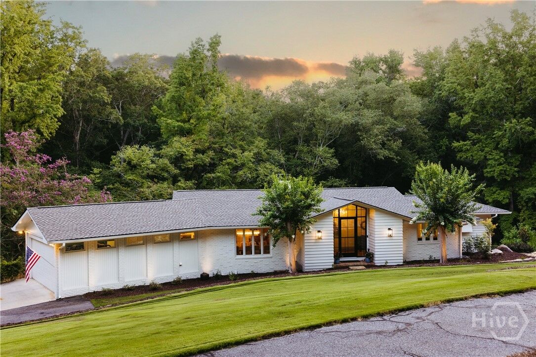 Property Photo:  199 Tanglewood Drive  GA 30606 