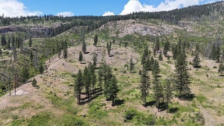 Property Photo:  35000 Hwy 20 Hwy E  WA 99141 