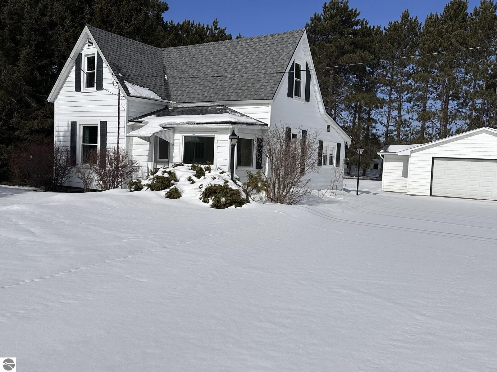Property Photo:  20370 Honor Highway  MI 49649 