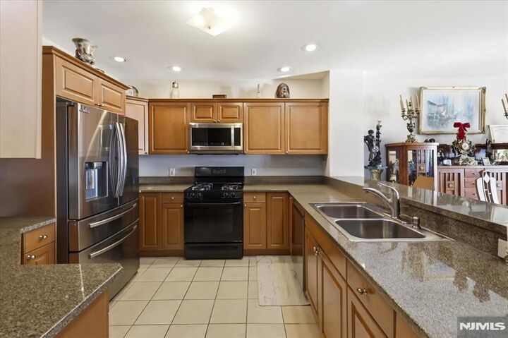 Property Photo: 214 The Promenade 214 NJ 07020