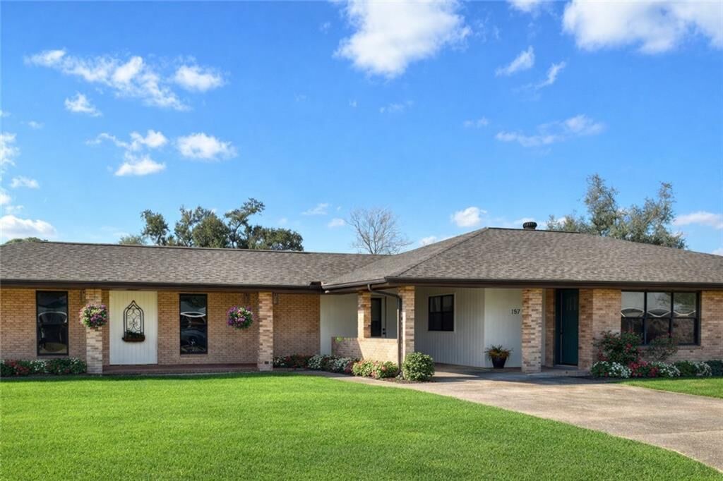 Property Photo:  571 Oak Street  LA 70079 