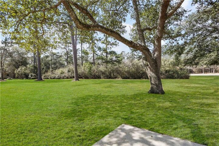 Property Photo:  316 Royal Drive  LA 70460 
