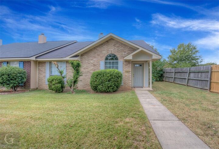 Property Photo: 5005 Longstreet Place 72 LA 71112