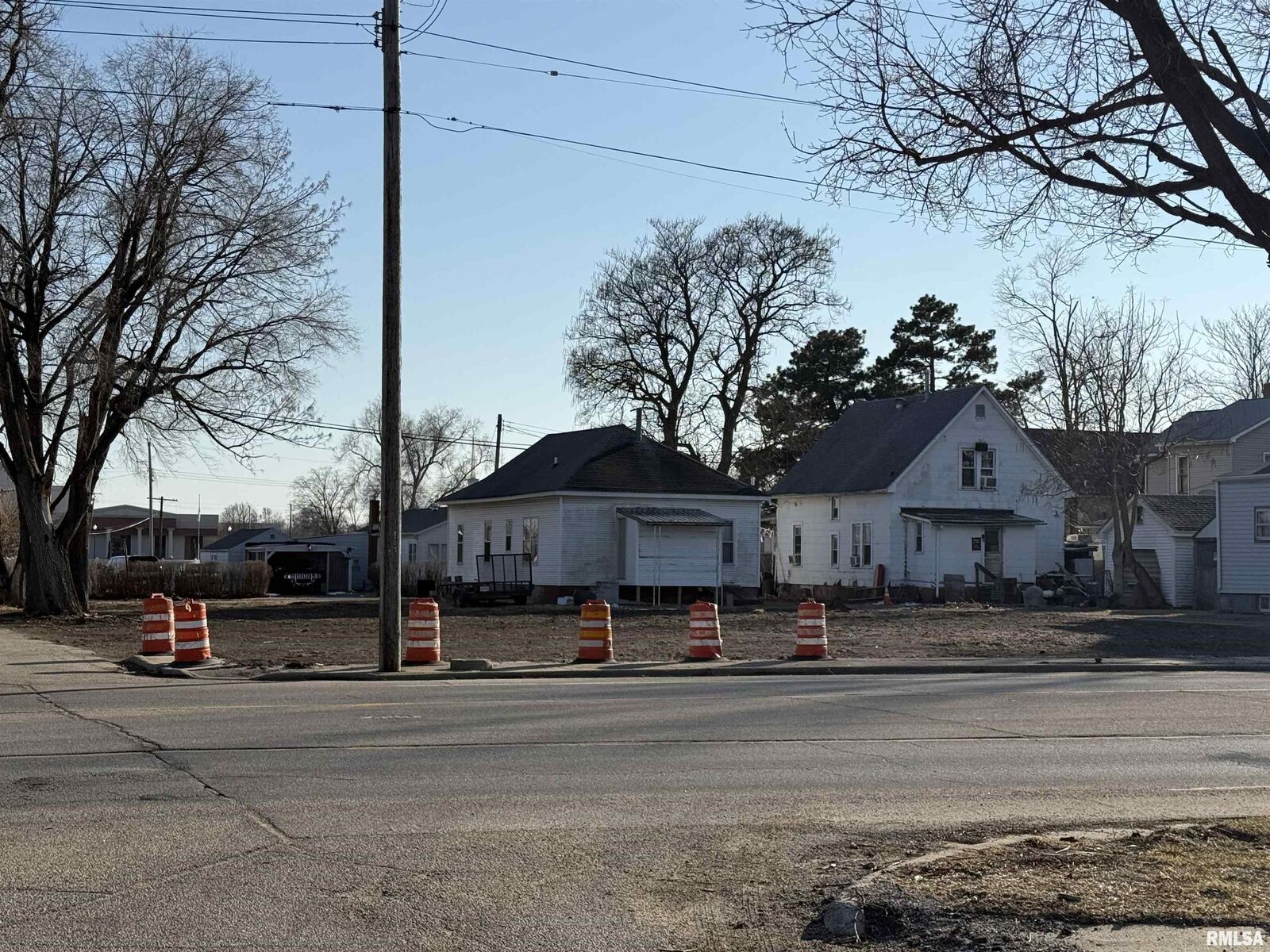 Property Photo:  354 E Locust Street  IL 61520 