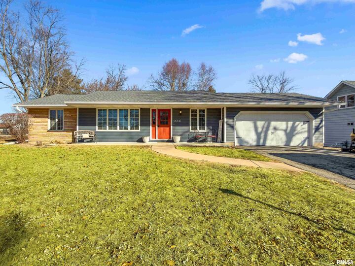 Property Photo: 1506 Kern Drive IL 61571