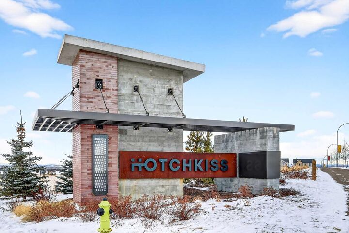 Property Photo:  321 Hotchkiss Drive SE 1208  AB T3S 0X5 