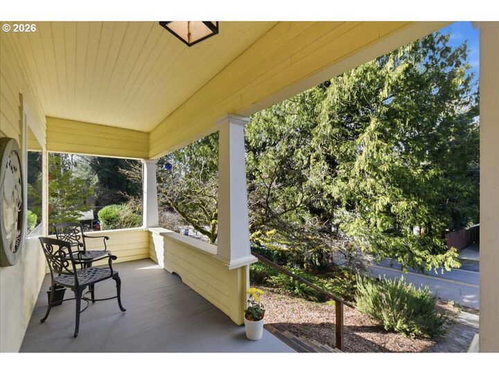 Property Photo:  5850 SW Vermont St  OR 97219 